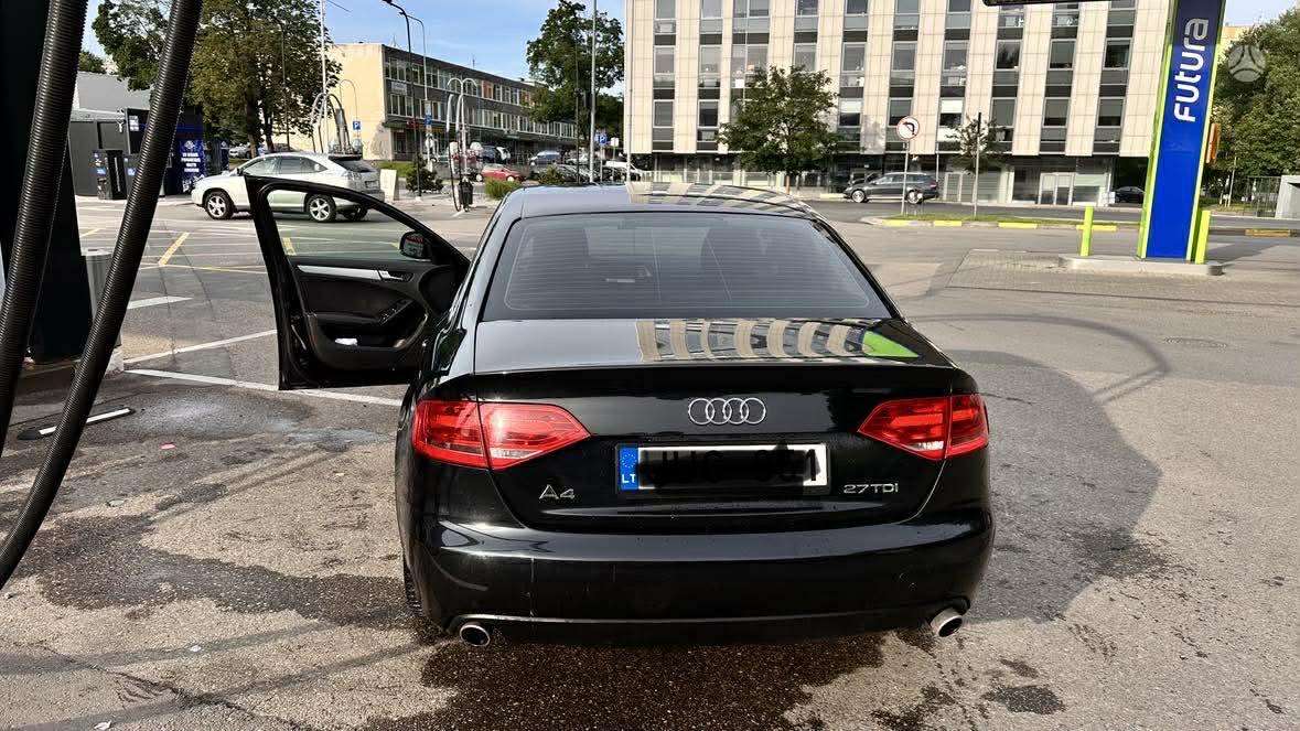 Audi A4, 2.7 l., Седан