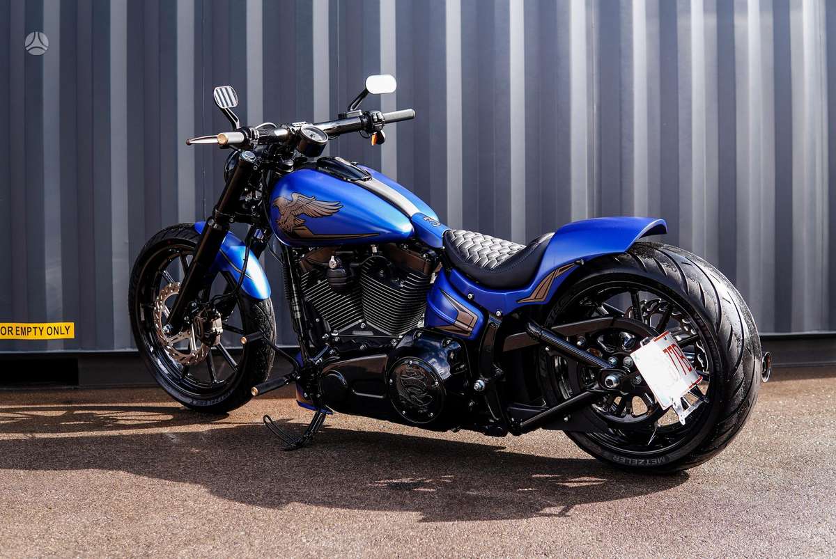 Harley-Davidson BREAKOUT 1690cc, choppers / cruisers / custom