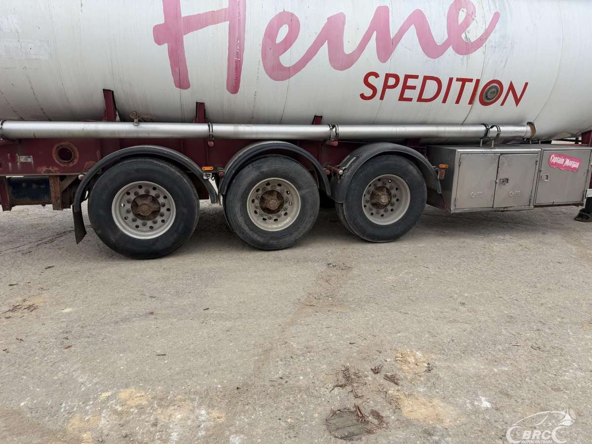 -Kita-, tanker