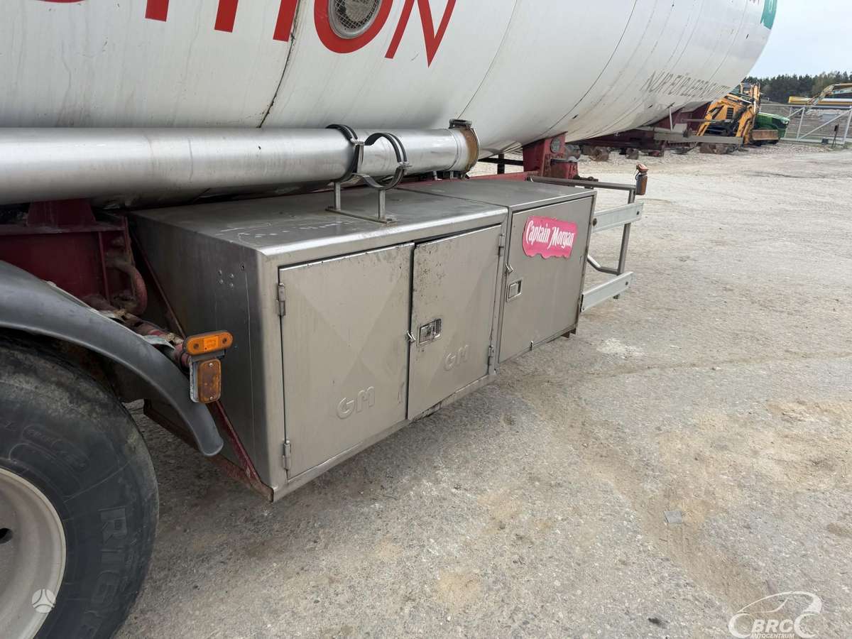 -Kita-, tanker