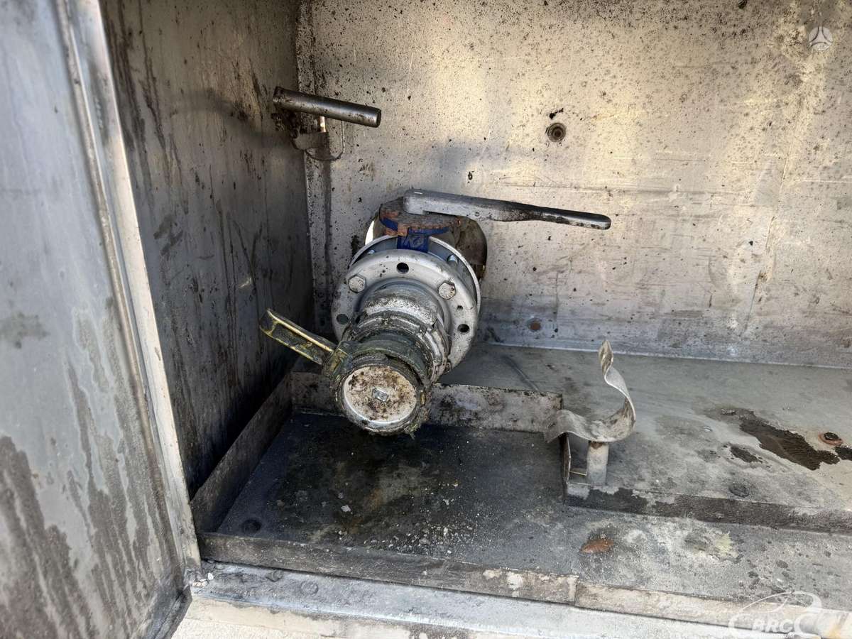 -Kita-, tanker