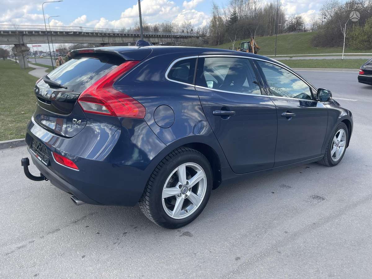 Volvo V40, 2.0 l., Хэтчбек