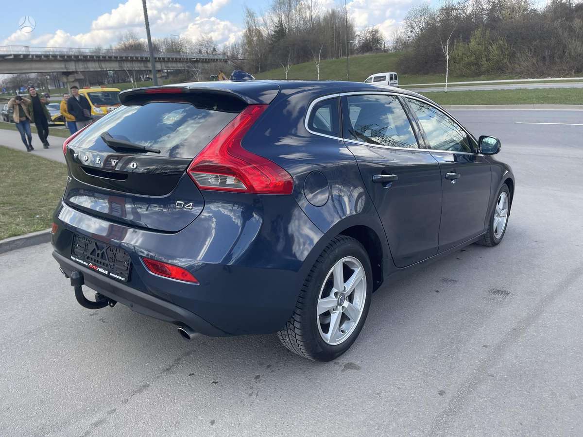 Volvo V40, 2.0 l., hatchback