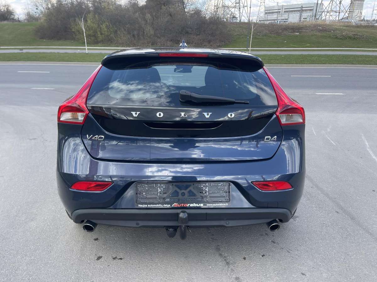Volvo V40, 2.0 l., hatchback