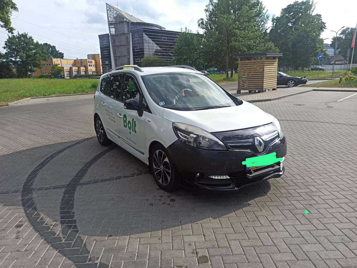 Renault Grand Scenic - 1