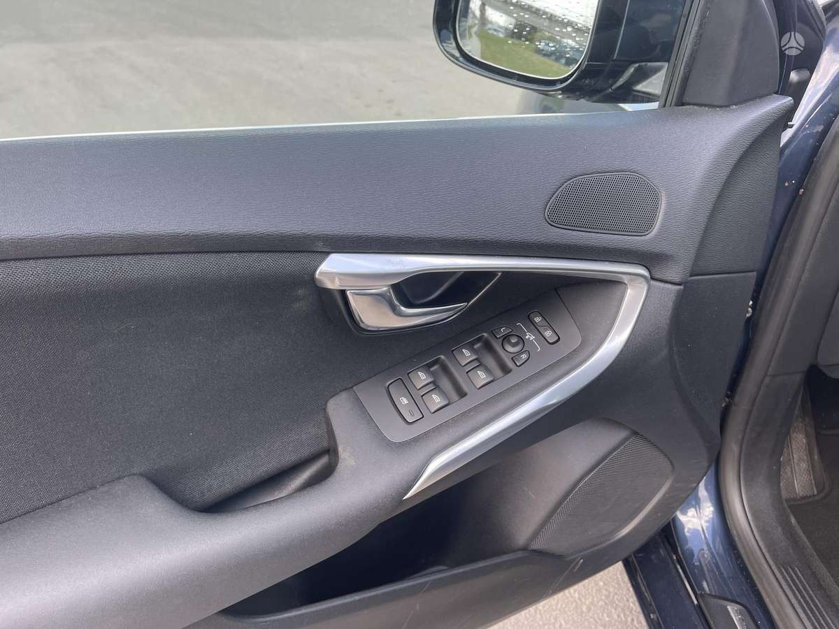 Volvo V40, 2.0 l., hatchback