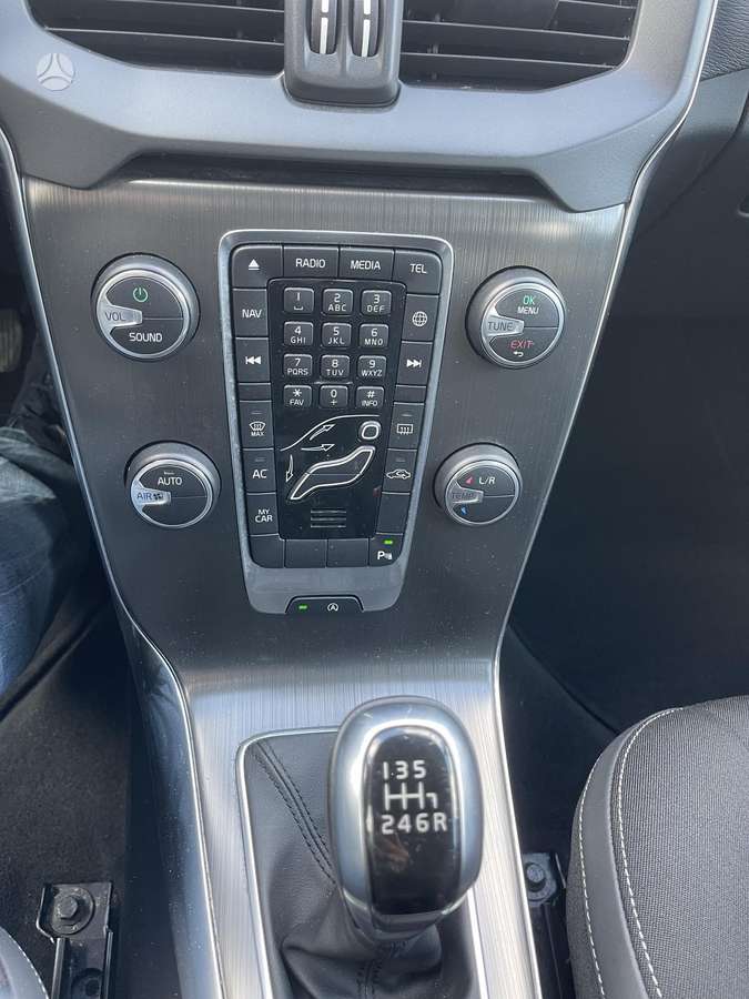 Volvo V40, 2.0 l., hatchback