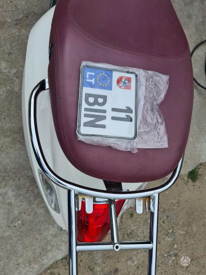 Piaggio Vespa 49cc, scooters / mopeds