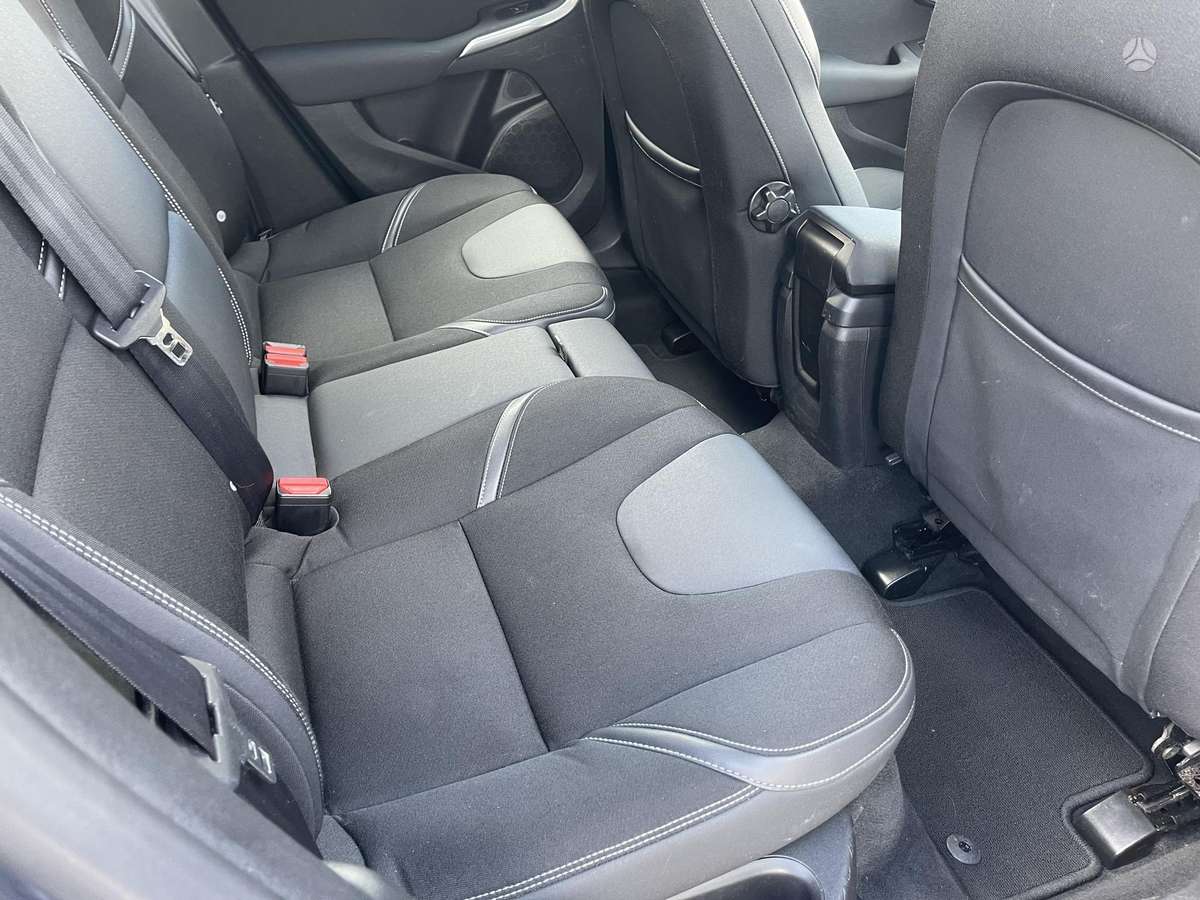 Volvo V40, 2.0 l., hatchback