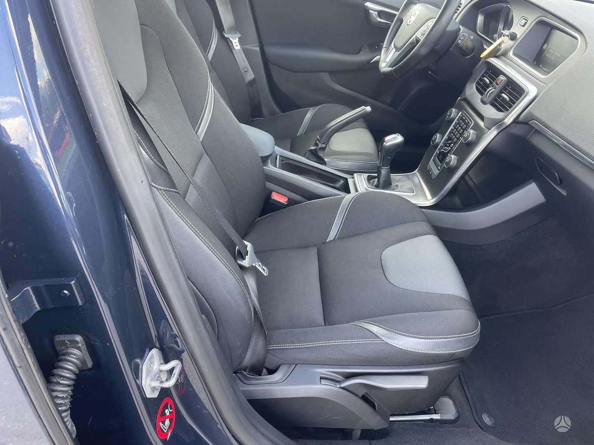 Volvo V40, 2.0 l., hatchback