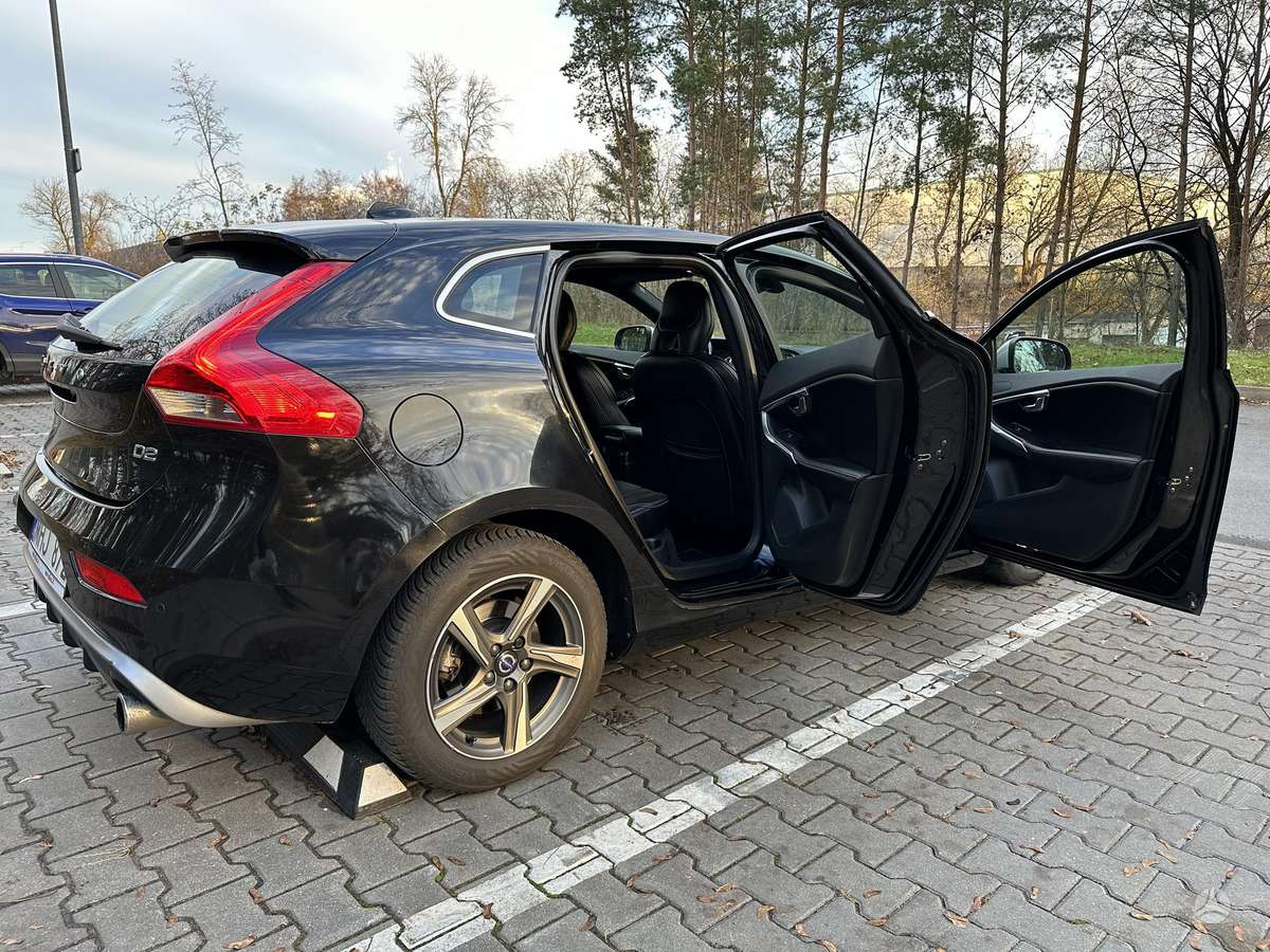 Volvo V40, 2.0 l., hatchback