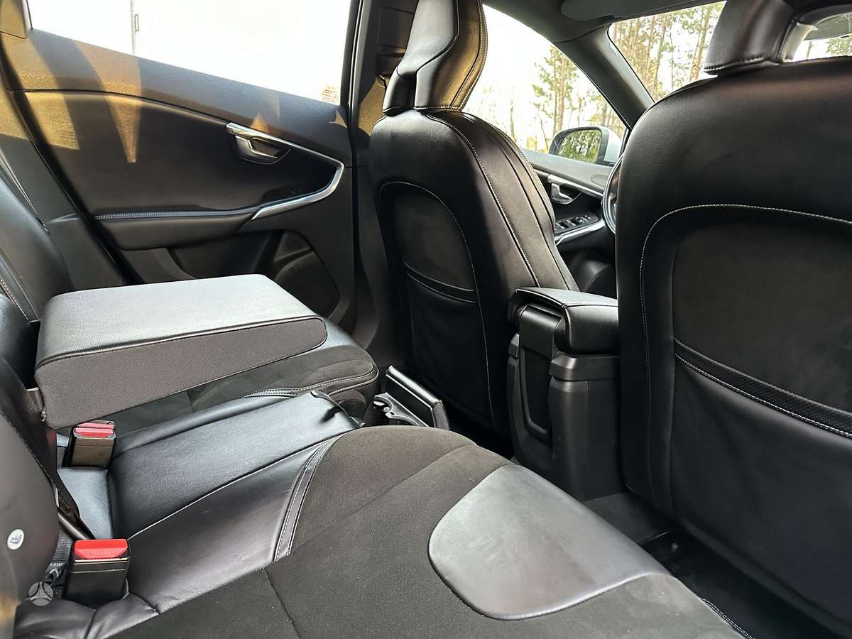Volvo V40, 2.0 l., hatchback