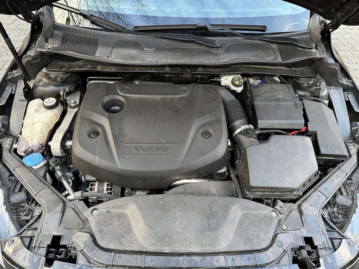 Volvo V40, 2.0 l., hatchback