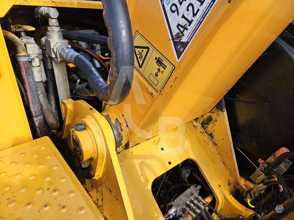 JCB JS130LC T4, экскаваторы