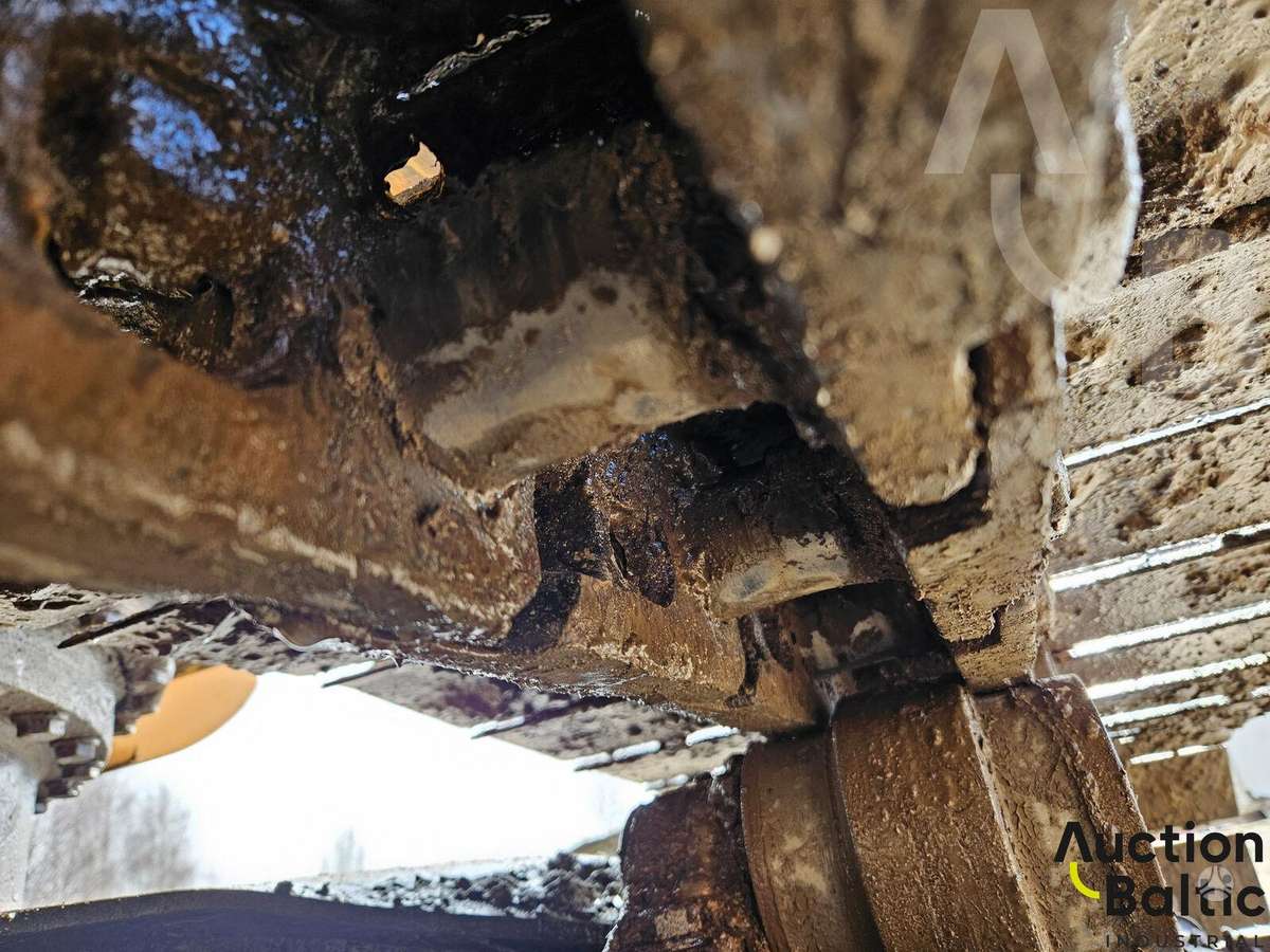 JCB JS130LC T4, excavator