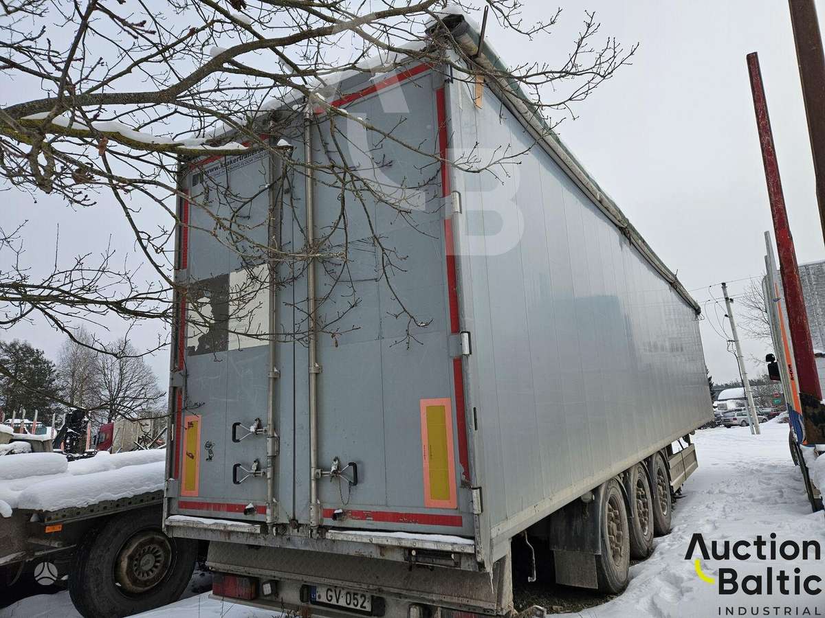 Kraker CF200, with moving floor