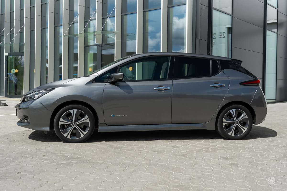 Nissan Leaf, 40 kWh, hatchback