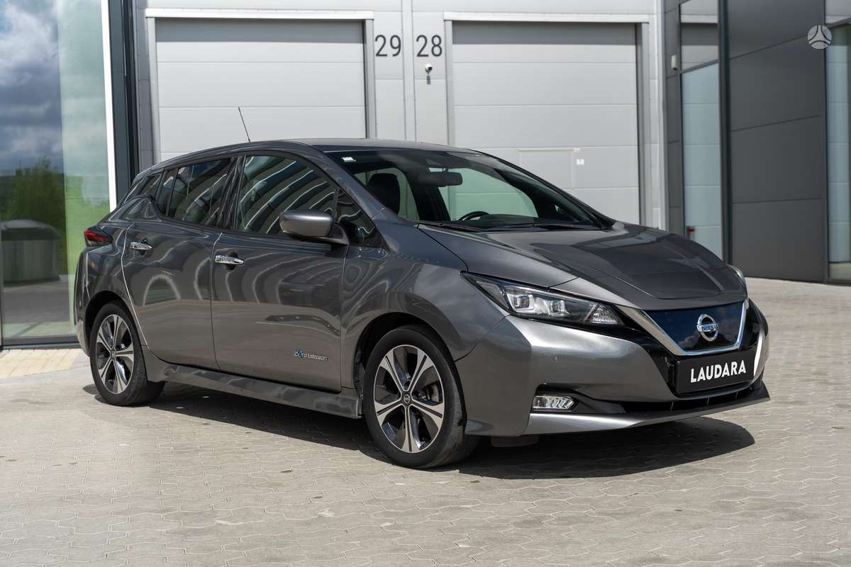Nissan Leaf, 40 kWh, hatchback