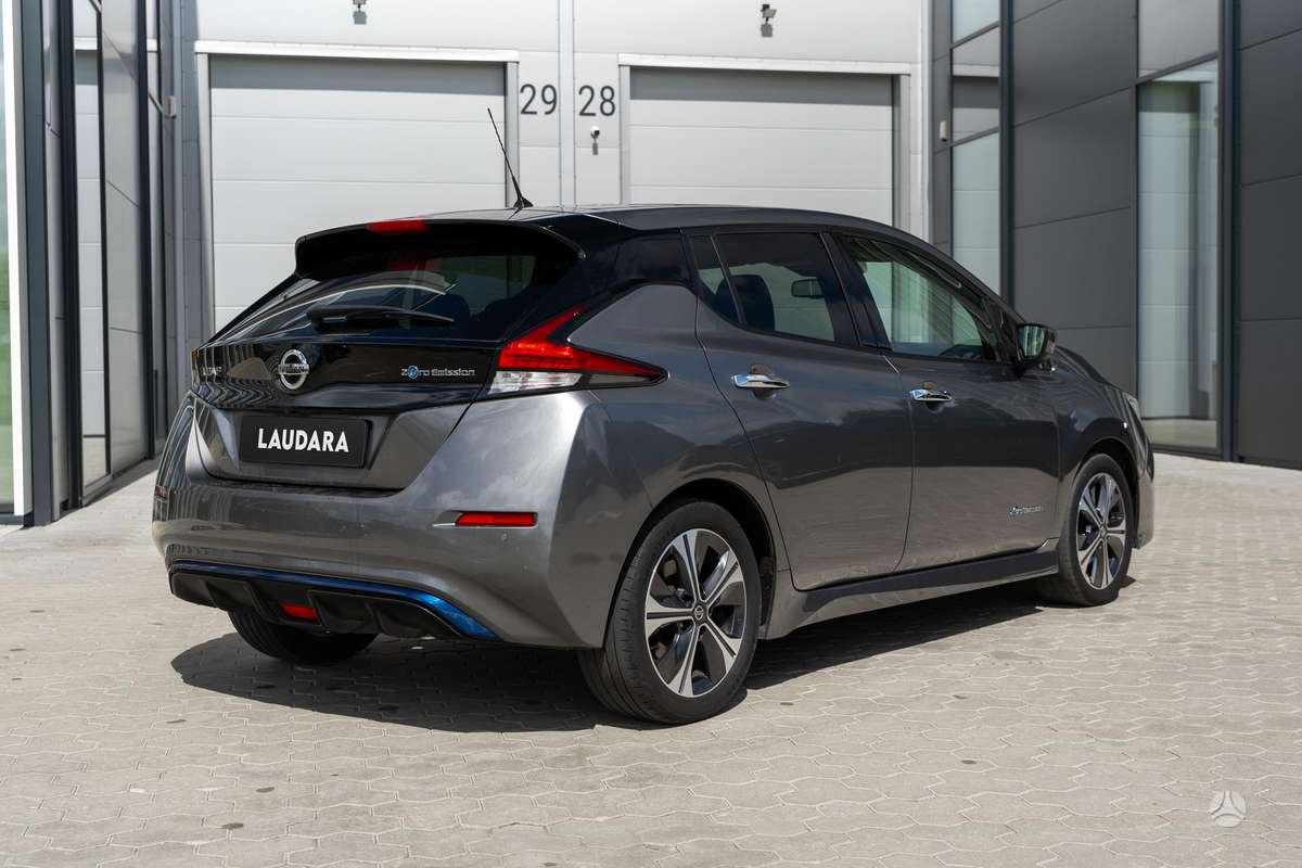 Nissan Leaf, 40 kWh, hatchback