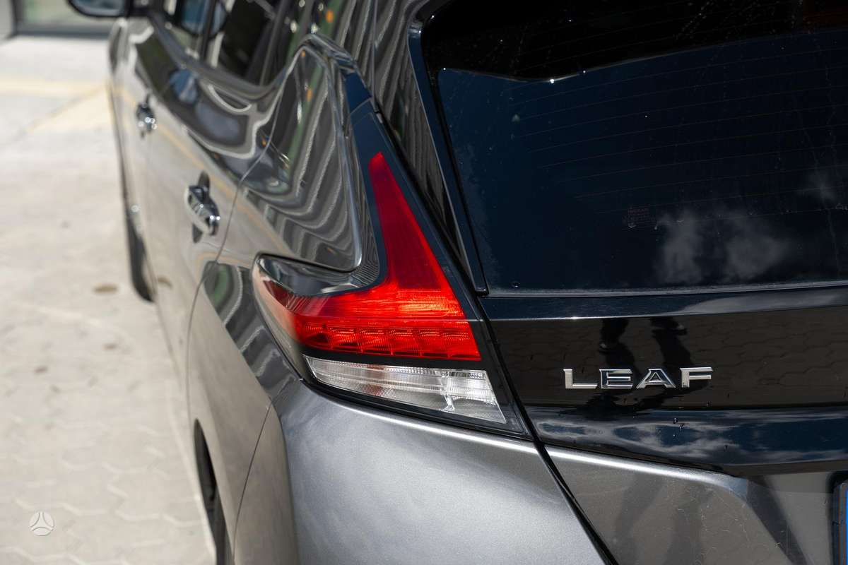 Nissan Leaf, 40 kWh, hatchback