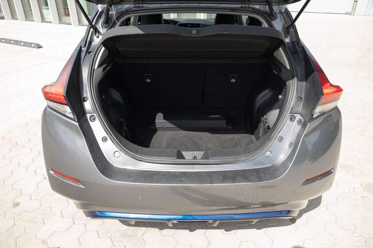 Nissan Leaf, 40 kWh, hatchback