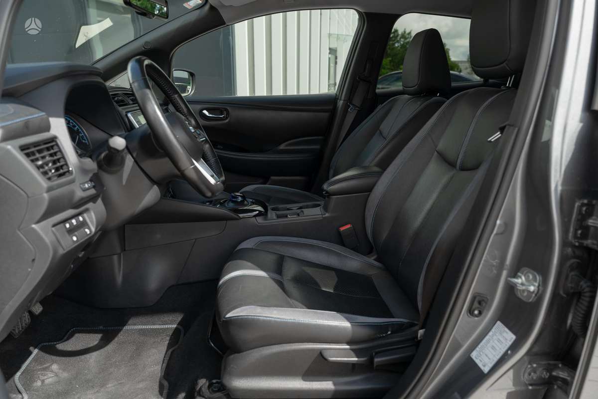 Nissan Leaf, 40 kWh, hatchback