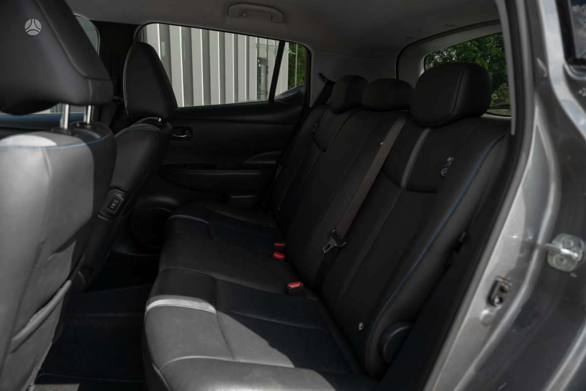 Nissan Leaf, 40 kWh, hatchback