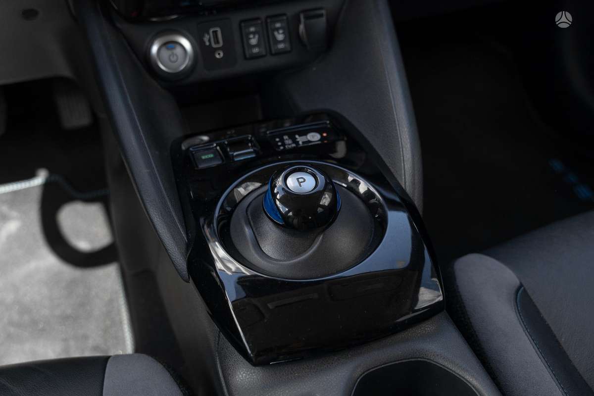 Nissan Leaf, 40 kWh, hatchback