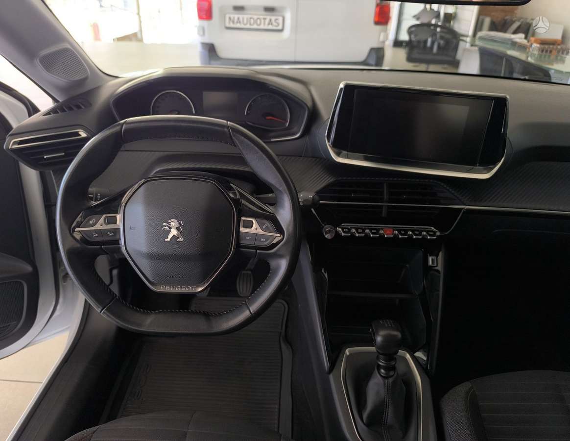 Peugeot 208 - 9