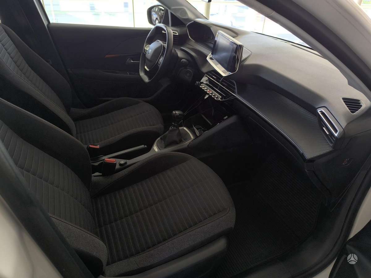 Peugeot 208 - 11