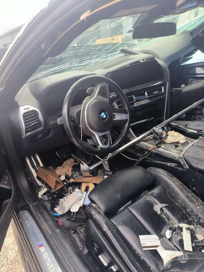 BMW M850 body parts