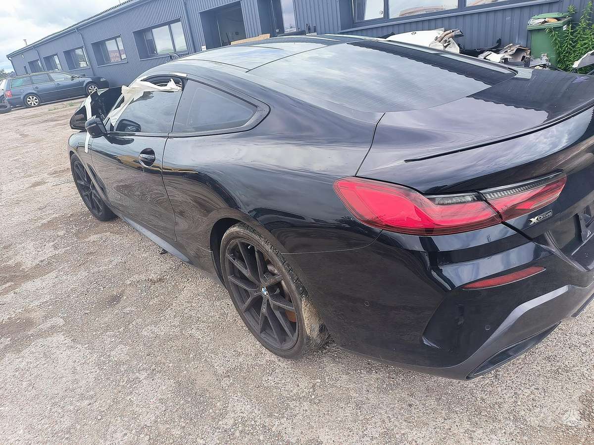 BMW M850 body parts