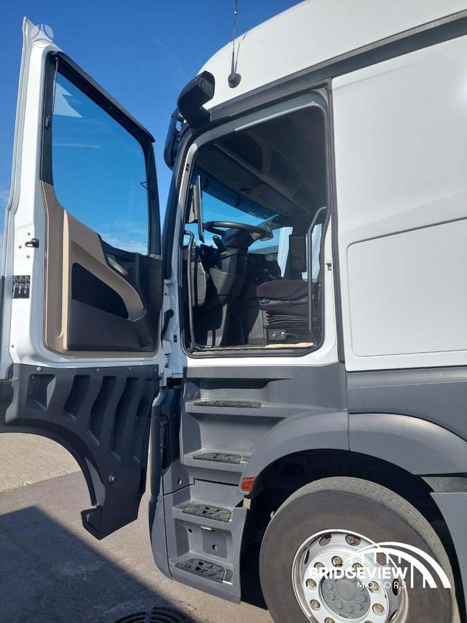 Mercedes-Benz Actros 1845, double sleeper