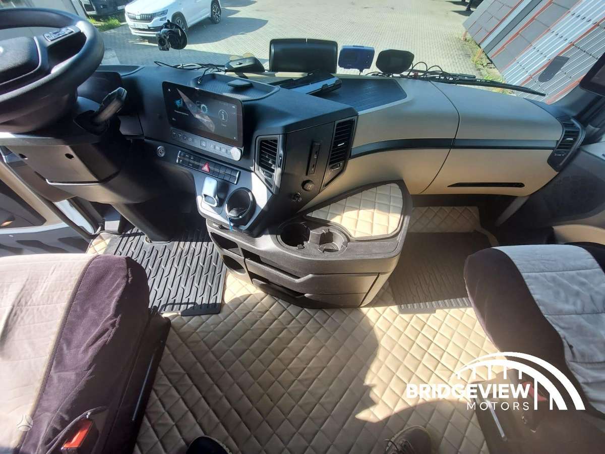 Mercedes-Benz Actros 1845, double sleeper