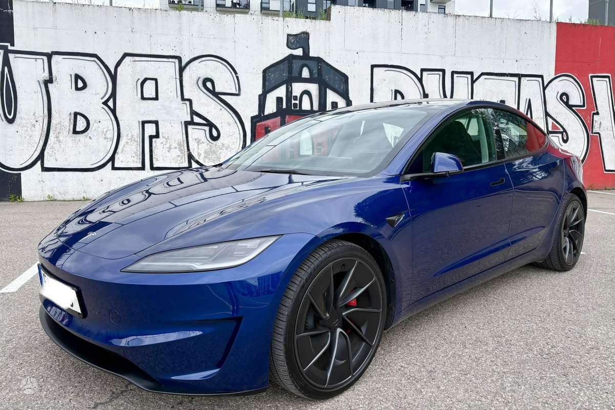 Tesla Model 3, 82 кВт·ч, Хэтчбек