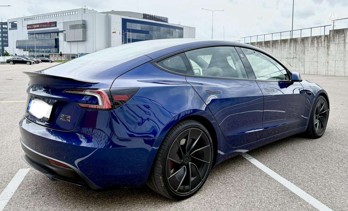 Tesla Model 3, 82 кВт·ч, Хэтчбек