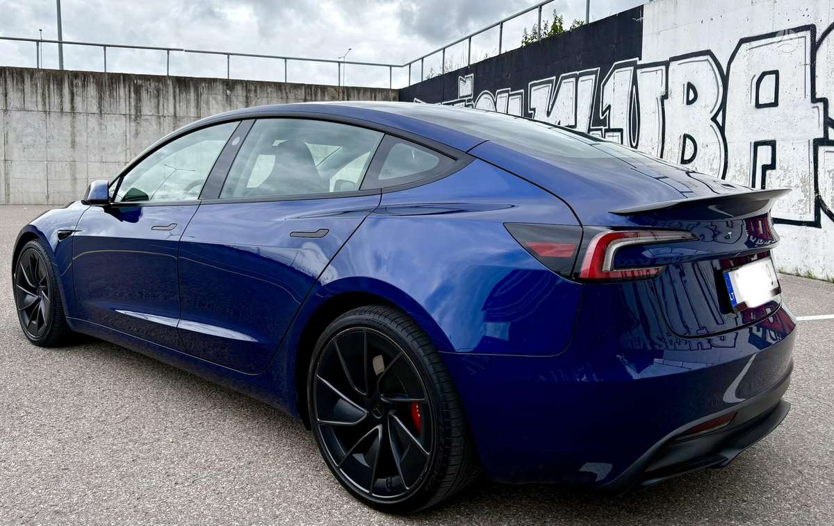 Tesla Model 3, 82 кВт·ч, Хэтчбек