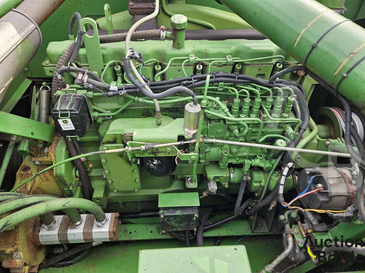 John Deere 2064, kombainai