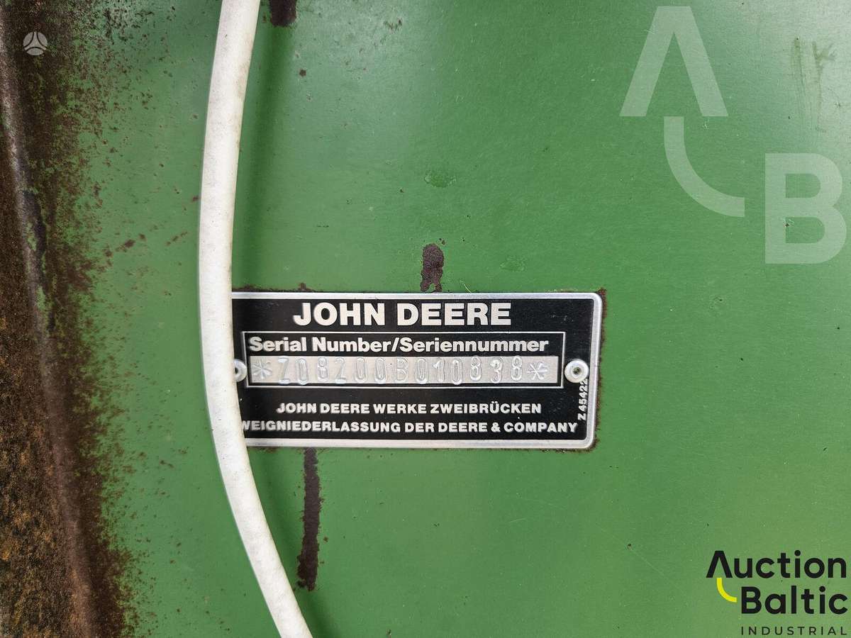 John Deere 2064, combine harvesters