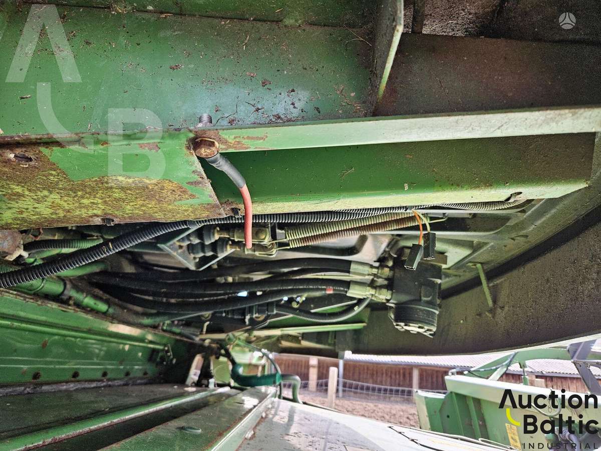 John Deere 2064, kombainai
