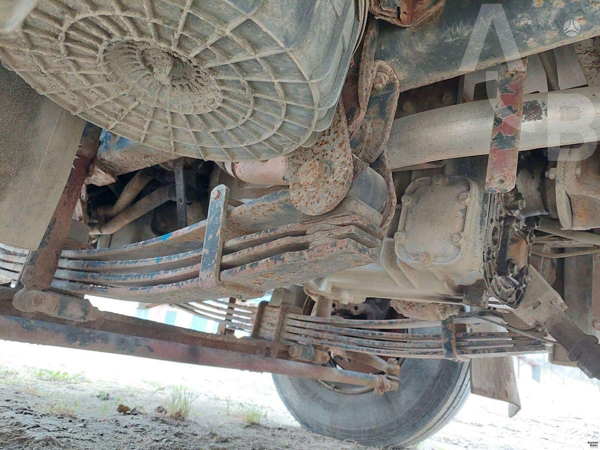 Iveco 180E18, bortiniai