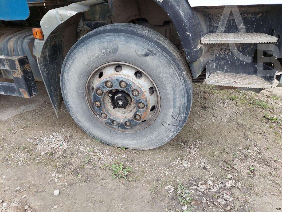 Iveco 180E18, bortiniai