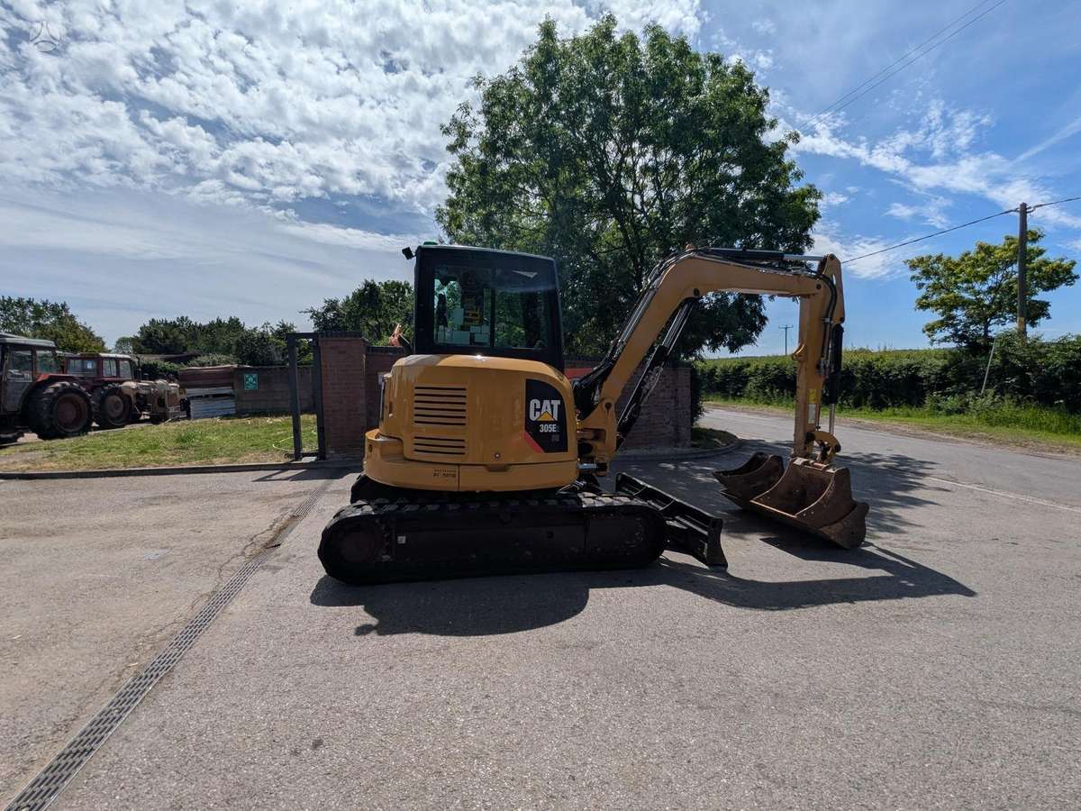 Caterpillar 305E2, excavator