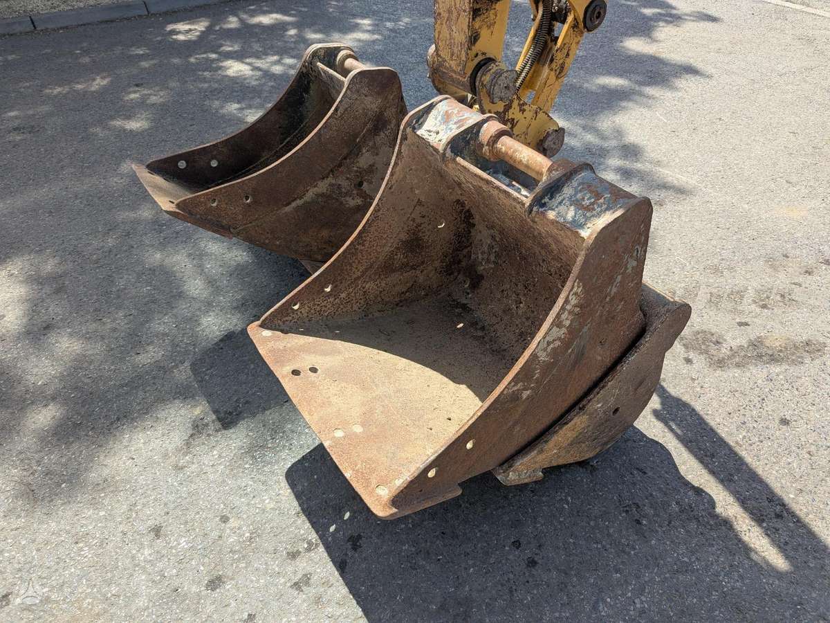 Caterpillar 305E2, excavator