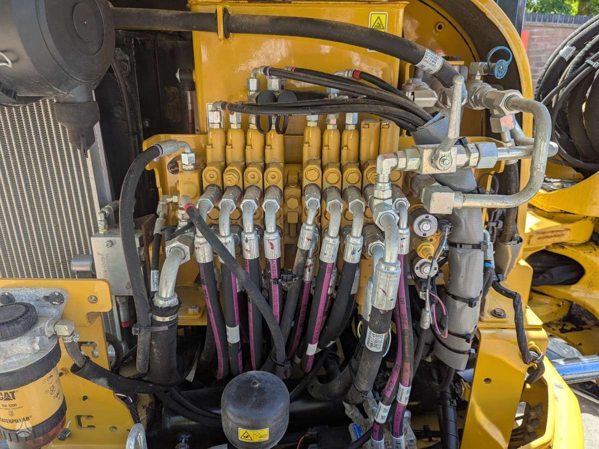 Caterpillar 305E2, ekskavatoriai