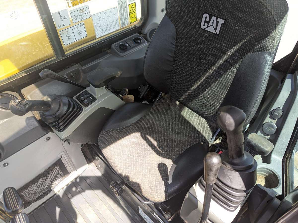 Caterpillar 305E2, ekskavatoriai