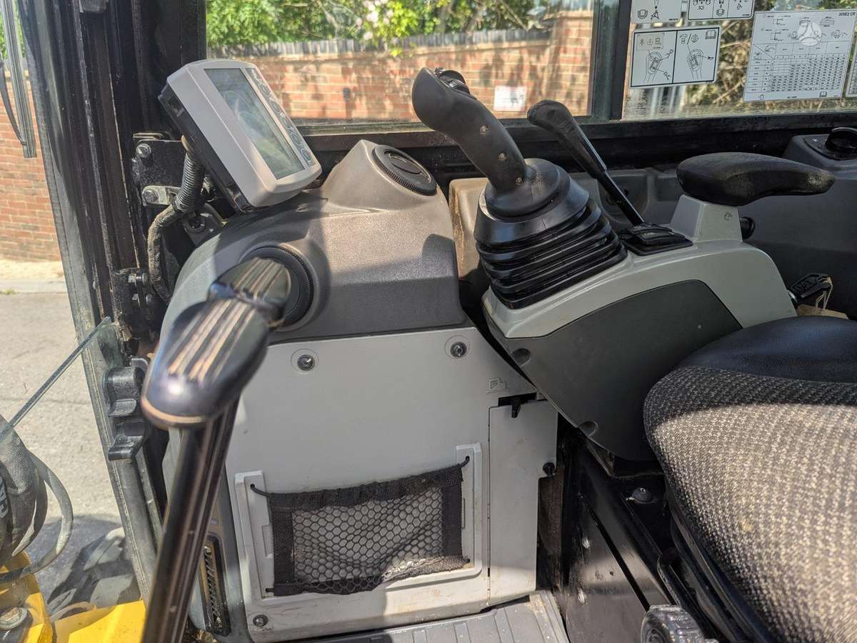Caterpillar 305E2, excavator