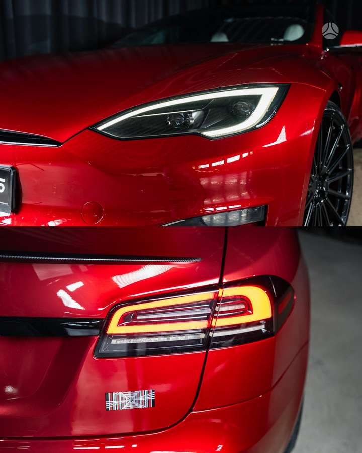 Tesla Model S, Седан