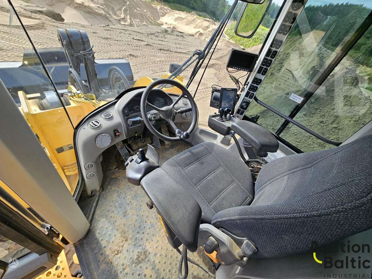 Volvo L 180 G, frontal loader