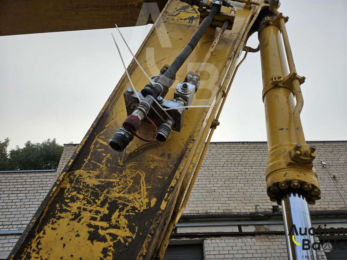 Komatsu PC210LC-11, экскаваторы